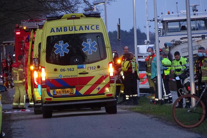 Vele hulpdiensten voor persoon te water