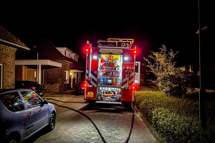 Smeulende kolen in container veroorzaken flinke brand