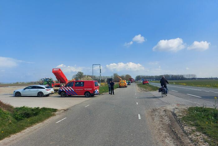 Persoon zwaargewond bij frontale aanrijding met vrachtwagen