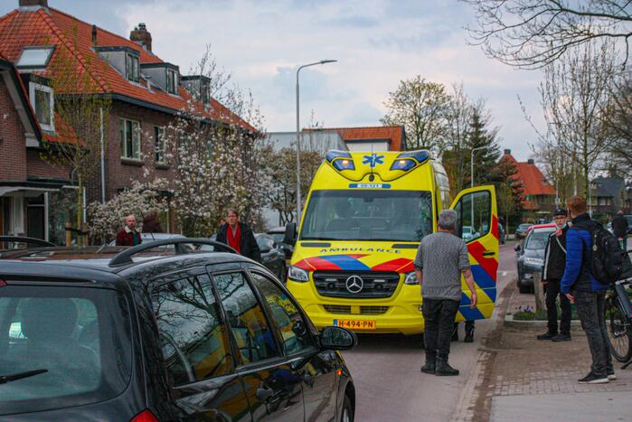 Fietser botst op maaltijdbezorger bij inhaalactie