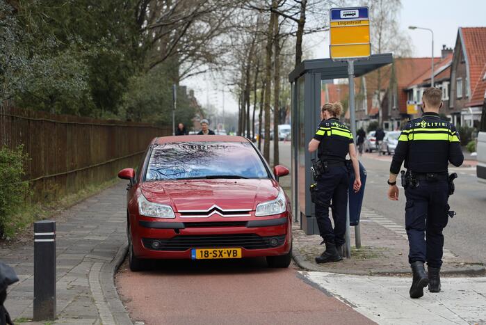 Motorrijder botst op personenauto