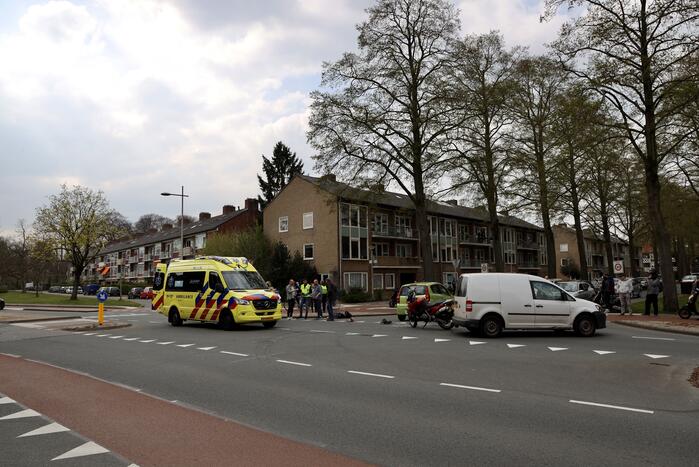Ernstig ongeval tussen motorrijder en personenauto op kruising