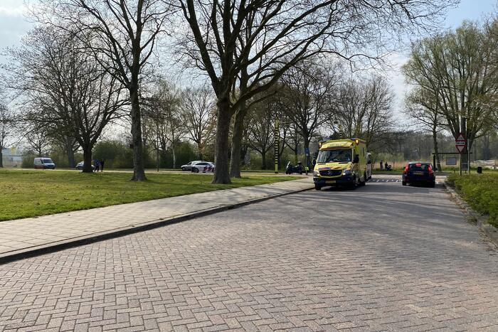 Aanrijding tussen auto en scooter