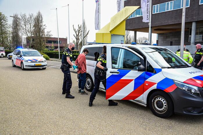 Dader steekincident meldt zich bij gemeentehuis