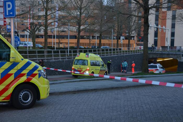 Traumahelikopter landt voor incident in fietstunnel