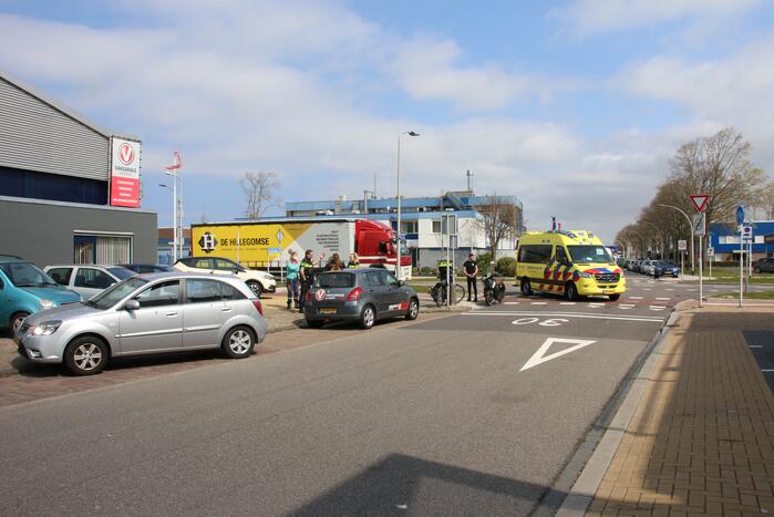 Fietsster gewond bij aanrijding met auto