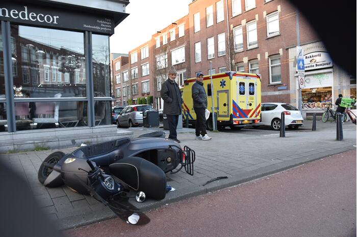 Scooterrijder gewond bij aanrijding