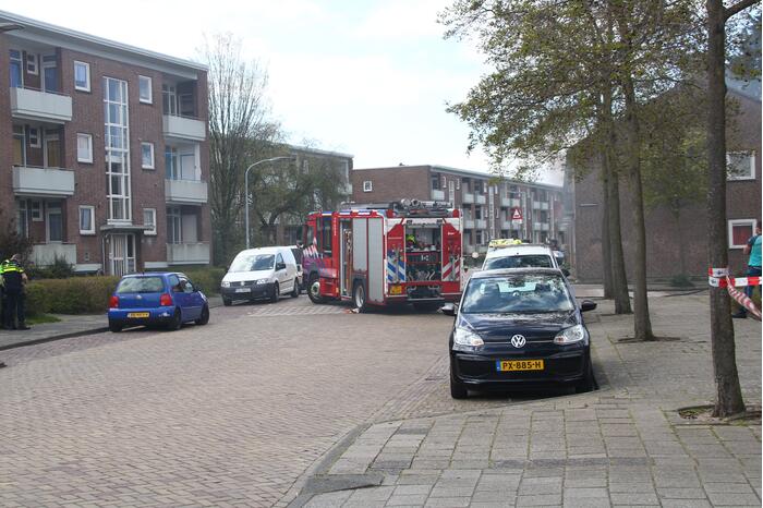 Explosie bij brand in portiekwoning