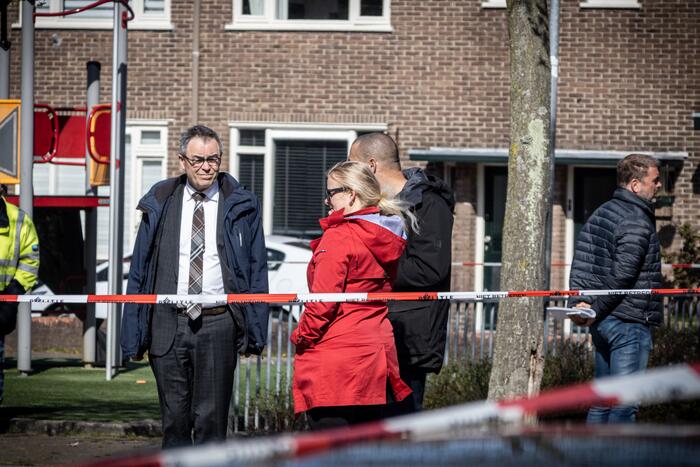 Explosie bij brand in portiekwoning