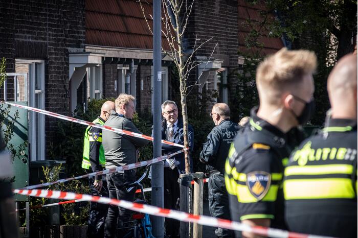 Explosie bij brand in portiekwoning