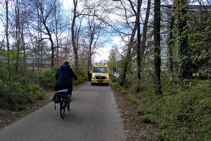 Scooterrijder gaat onderuit en raakt gewond