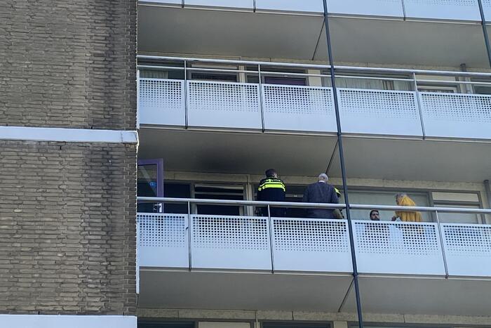 Brandweer blust keukenbrand in appartementencomplex