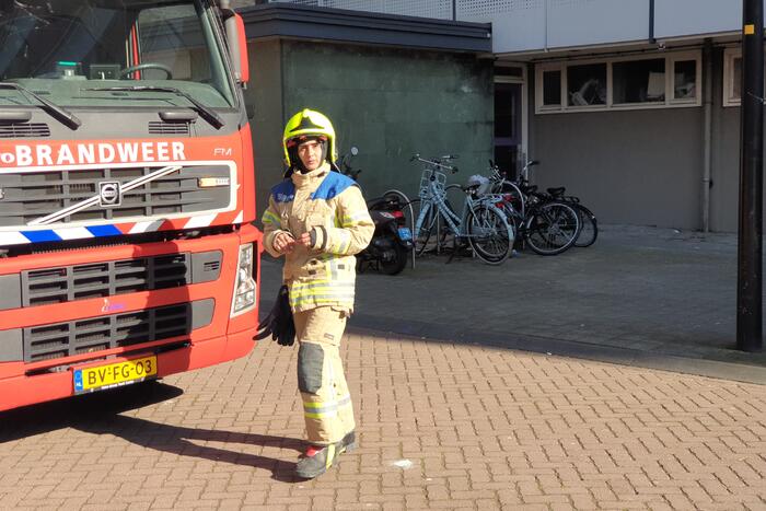 Brandweer blust keukenbrand in appartementencomplex