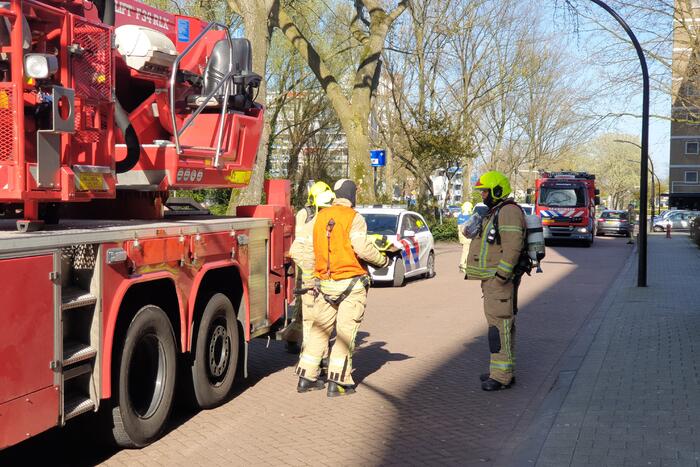 Brandweer blust keukenbrand in appartementencomplex