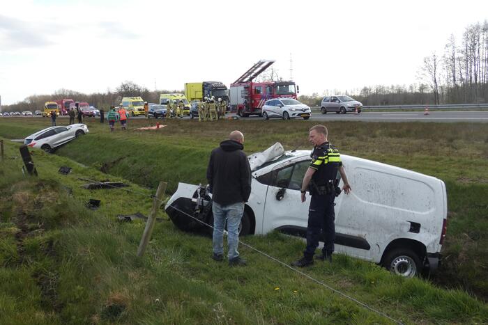 Zwaar ongeval tussen drie voertuigen