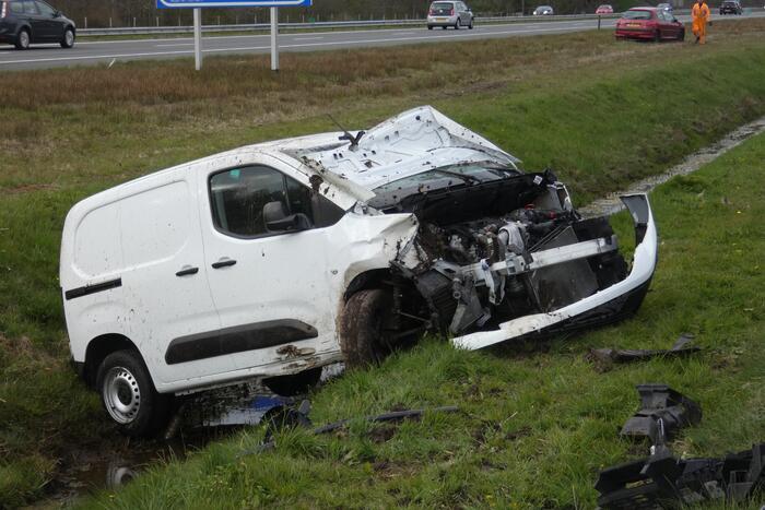 Zwaar ongeval tussen drie voertuigen