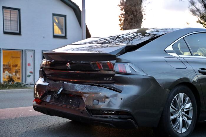 Kopstaart botsing door overstekend eendje