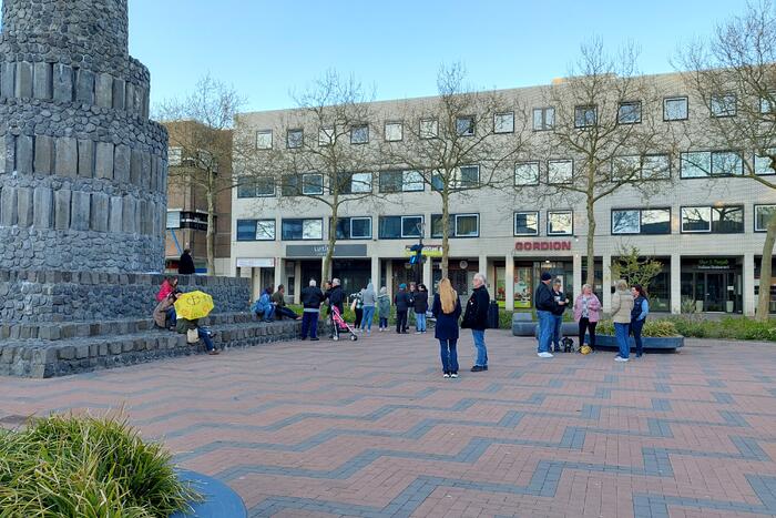 Demonstratie tegen coronamaatregelen op Stadhuisplein