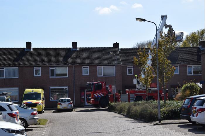 Grote inzet hulpdiensten bij man op dak