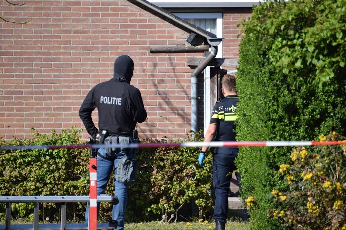 Grote inzet hulpdiensten bij man op dak