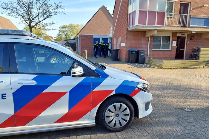 Politie massaal aanwezig in de wijk Schoener