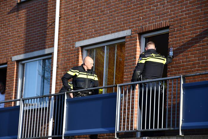 Politie massaal aanwezig in de wijk Schoener