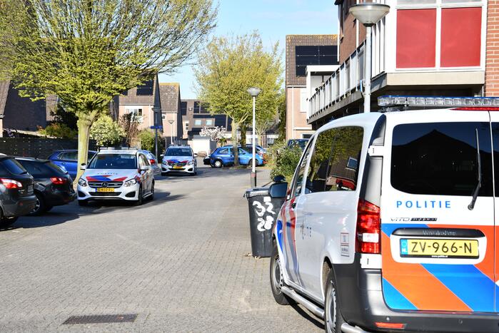 Politie massaal aanwezig in de wijk Schoener