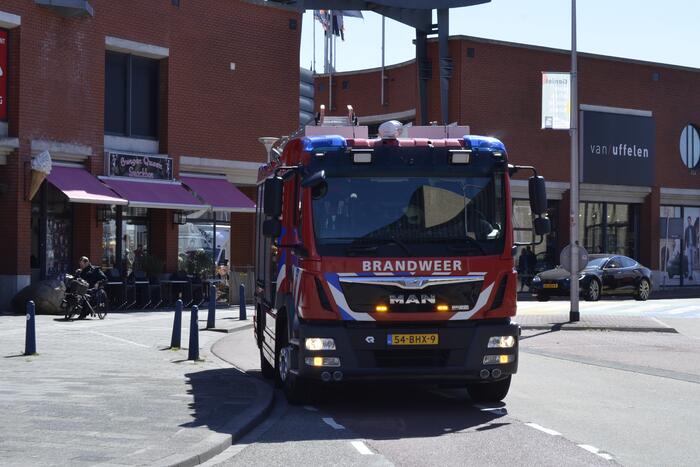 Gaslek bij graafwerkzaamheden in winkelstraat