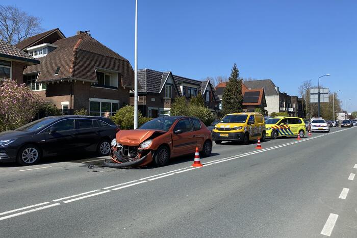 Forse schade bij ongeval tussen personenauto's