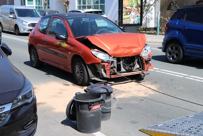 Forse schade bij ongeval tussen personenauto's