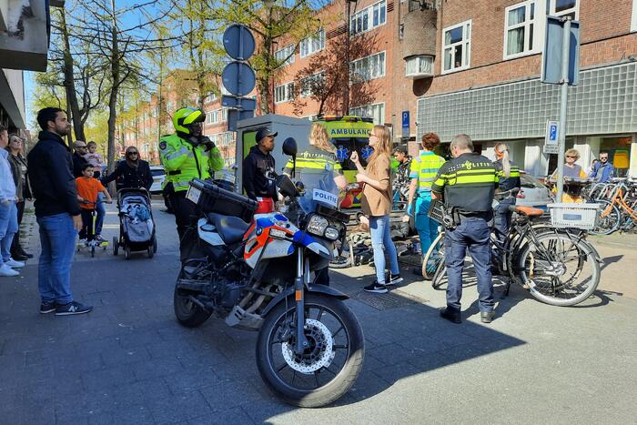 Fietser gewond door aanrijding met taxi