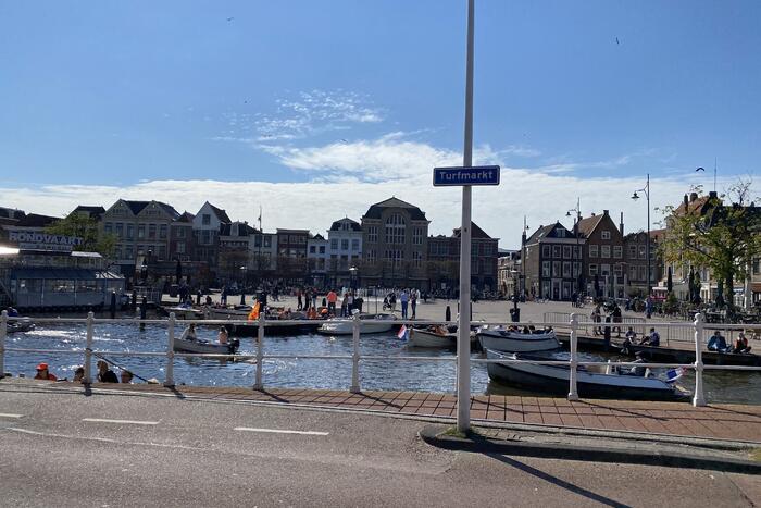 Drukte op de Leidse wateren