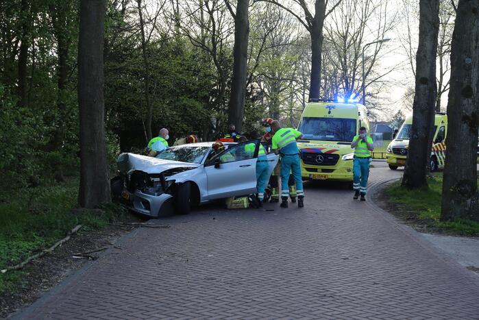 Twee gewonden bij ernstig ongeval
