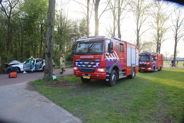 Twee gewonden bij ernstig ongeval