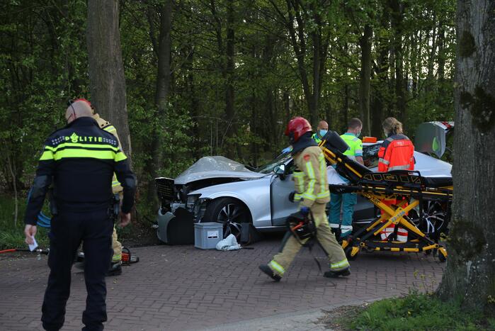 Twee gewonden bij ernstig ongeval