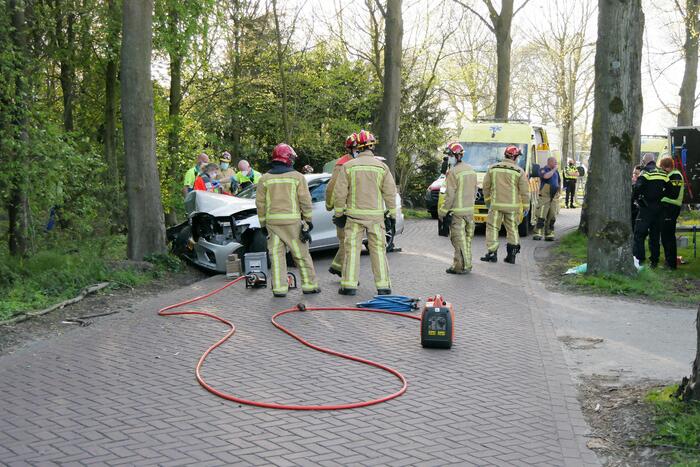 Twee gewonden bij ernstig ongeval