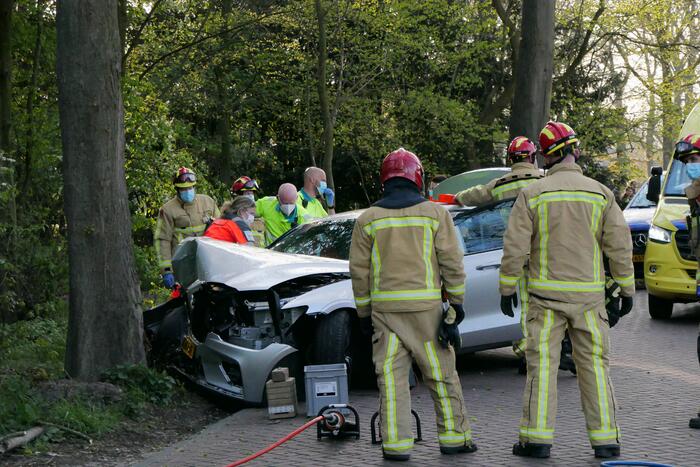Twee gewonden bij ernstig ongeval