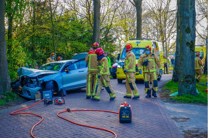 Twee gewonden bij ernstig ongeval