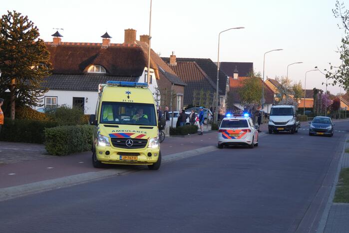 Wielrenner geschept door auto
