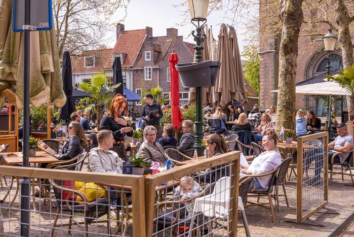 Versoepeling coronamaatregelen: winkels en terrassen open