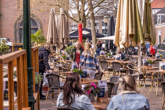 Versoepeling coronamaatregelen: winkels en terrassen open
