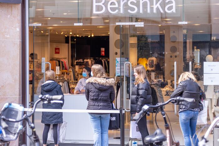 Versoepeling coronamaatregelen: winkels en terrassen open