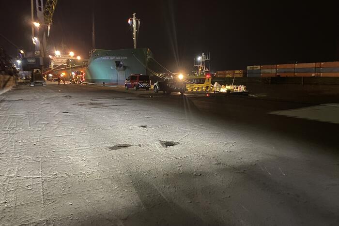 Schroot vat vlam in ruim van schip