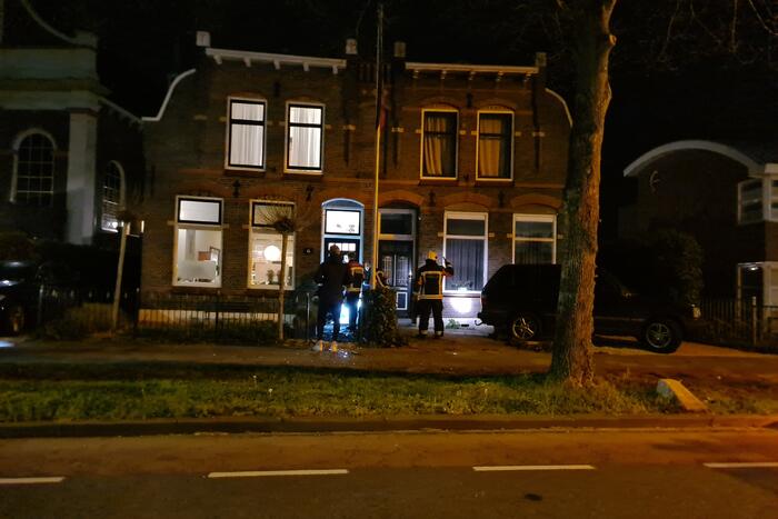 Onderzoek naar explosie bij voordeur
