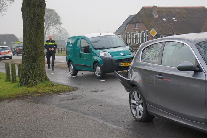 Gewonde en veel schade bij kop-staart botsing