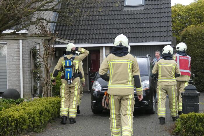 Brand in schoorsteen van woning
