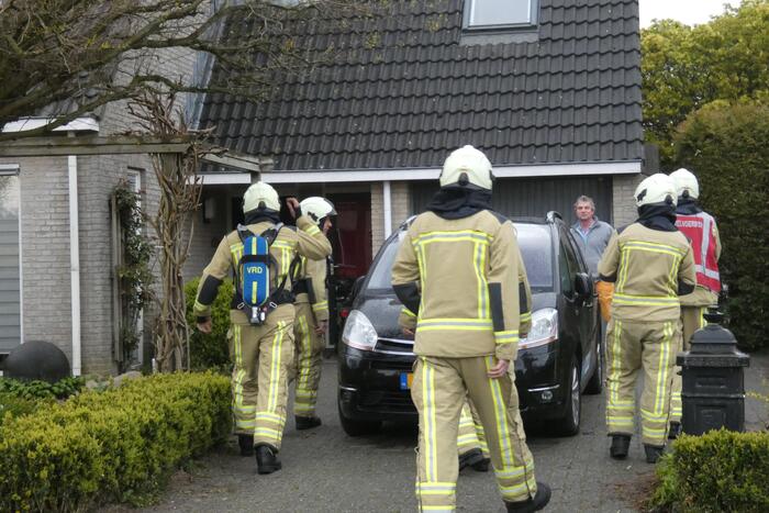 Brand in schoorsteen van woning