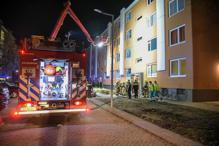 Brand in portiekflat na ontploffing