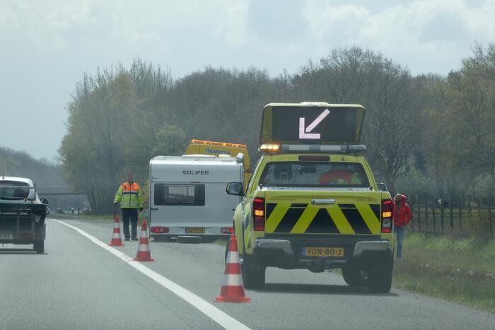 Caravan schiet los van voertuig