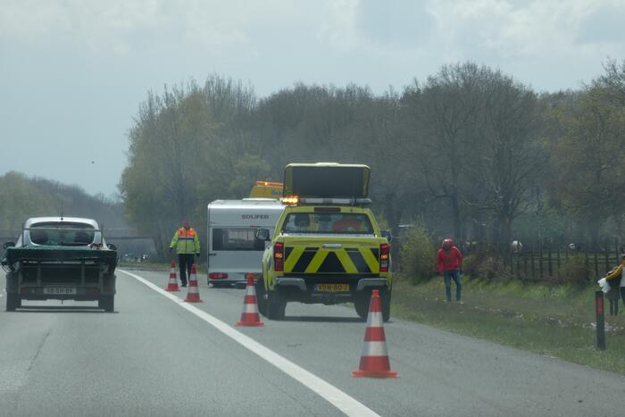 Caravan schiet los van voertuig